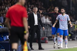 Ronaldo bị chỉ trích lạm quyền ở MU, Solskjaer nói gì?