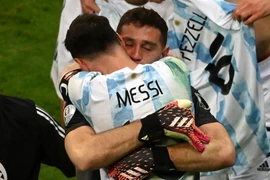 Messi khẳng định Arsenal đã bán cầu thủ xuất sắc nhất thế giới