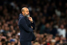 Nóng: Thua MU, Tottenham chính thức sa thải HLV Santo