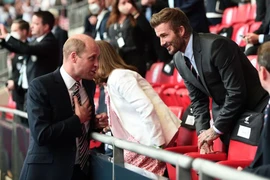 Giải tỏa khúc mắc, Beckham sắp ngang hàng với Sir Alex Ferguson