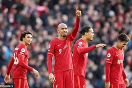 Vắng Salah và Mane, Liverpool vẫn thắng dễ để vượt mặt Chelsea