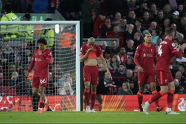 Liverpool và Tottenham dìm nhau chết chìm