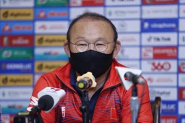 Thầy Park cám ơn HLV Đông Timor, nói về kế hoạch dự World Cup của VN