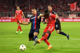 Barca thua sốc, Bayern Munich xây chắc ngôi đầu bảng