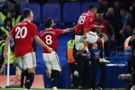 Chelsea đánh rơi chiến thắng trước MU ở phút bù giờ