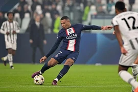 Mbappe vượt qua kỉ lục của Messi