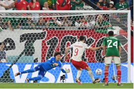 Khi Ochoa lại sắm vai người hùng World Cup