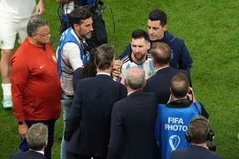 Messi phản ứng giận dữ khó tin dù Argentina thắng trận