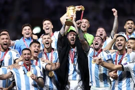 Chùm ảnh Argentina vô địch World Cup và cảm xúc trái ngược giữa Messi - Mbappe