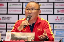 HLV Park Hang-seo: ‘Tôi đã nhắc nhở cách đá bóng của Văn Hậu nhưng…’