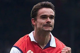 Huyền thoại Arsenal nhập viện vì đột quỵ