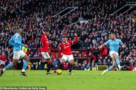Trọng tài Premier League giải thích về 'bàn thắng ma' của MU