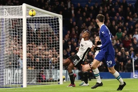 Chelsea đòi nợ thất bại