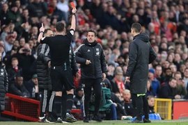 Fulham bị trọng tài xử ép, mất 2 quả 11m trong trận thua MU