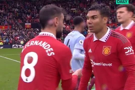 Casemiro phủ nhận tranh cãi với Bruno Fernandes