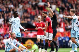 Nottingham Forest gửi đơn khiếu nại trận thua đau Man United
