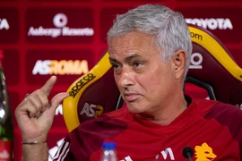 Mourinho tuyên bố nhận được hợp đồng lớn nhất và điên rồ nhất lịch sử
