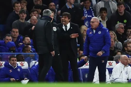 Conte ‘gửi tin nhắn tàn bạo’ cho Mourinho: Cuộc chiến không hồi kết
