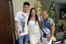 Cha mẹ của siêu sao Liverpool bị bắt cóc, quân đội Colombia tìm kiếm trên quy mô lớn