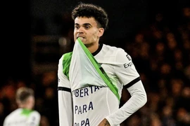 Luis Diaz cứu Liverpool và thông điệp “Hãy trả tự do cho cha tôi!”