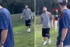 Messi có vệ sĩ ma thuật sinh ra từ hư không