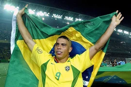 Ronaldo kể tên 8 cầu thủ xuất sắc nhất mọi thời đại, bỏ sót 1 người