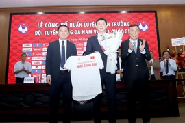 Triết lý bóng đá chiến thắng của HLV Kim Sang-sik và lời dặn của HLV Park Hang-seo