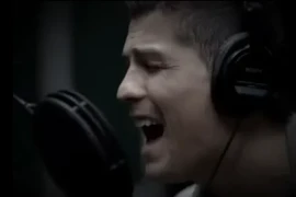 Xem Ronaldo hát tình ca bằng chất giọng tuyệt vời khiến fan phải khóc