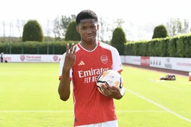 MU chiêu mộ thần đồng của Arsenal