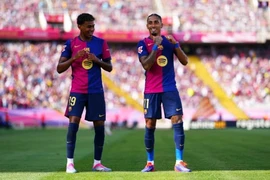'Hủy diệt' Real Valladolid 7-0, Barcelona thắng trận thứ 4 liên tiếp