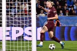 Premier League toàn thắng ở Champions League