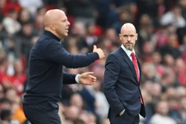 HLV Liverpool Arne Slot nói lời cay đắng hạ nhục MU