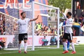 Hạ Crystal Palace, Liverpool vững vàng trên đỉnh Premier League