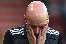 Ten Hag hoàn toàn suy sụp vì bị MU sa thải