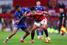 MU và Arsenal cùng rơi vào khủng hoảng trước đại chiến