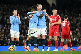 Man City thắng tưng bừng, MU thua Arsenal, Liverpool mất điểm