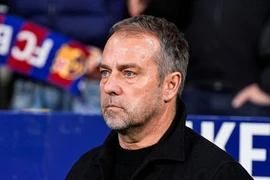 Barcelona chia tay 10 tài năng: Premier League 'xâu xé'