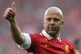 Slot lên tiếng biết ơn Man City giúp Liverpool vô địch Premier League