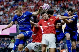 MU từ chối 5 lời đề nghị hỏi mua Maguire