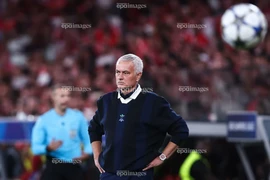 Mourinho hết thời, không còn đường lui vì 'đốt cháy quá nhiều cây cầu'