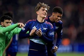 Thần đồng của Arsenal khiến fan thốt lên: 'Messi cũng không tài năng đến thế'