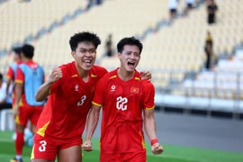 2 người hùng Văn Thuận, Thanh Nhàn nói gì khi U-22 Việt Nam vào chung kết SEA Games 33?