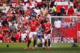 Bruno Fernandes và Maguire phá vỡ im lặng về việc MU sa thải Amorim