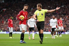 MU thắng Fulham từ sai lầm kinh khủng của trọng tài