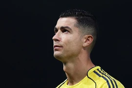 Ronaldo như trẻ con đòi quà