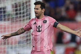 5 "quái vật chân trái" ghi nhiều bàn thắng nhất thế giới: Messi bất khả chiến bại