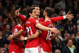 MU chiêu mộ tiền đạo ghi 200 bàn của PSG và người từng giành Quả bóng vàng