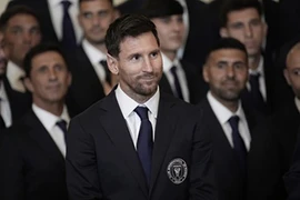 Hé lộ bí ẩn đằng sau việc Messi trở lại Barcelona bất thành