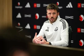 Carrick tiết lộ thần đồng của MU không thể ra mắt vì quy định kỳ lạ
