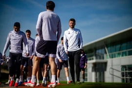 Carrick hủy bỏ lệnh cấm của Amorim tại MU